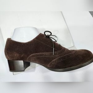Born Womens Brown Suede Wingtip Heeled Oxfords Size 8 NWOT
